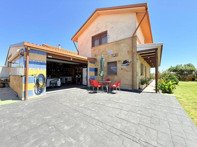 Casa en venta en Castellanos De Moriscos, Urbanización la Almunia