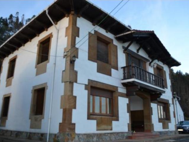 Chalet en alquiler en La Robellada, Gijón