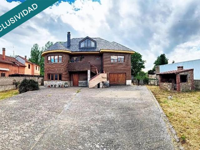 Chalet en venta en Azadinos, Sariegos