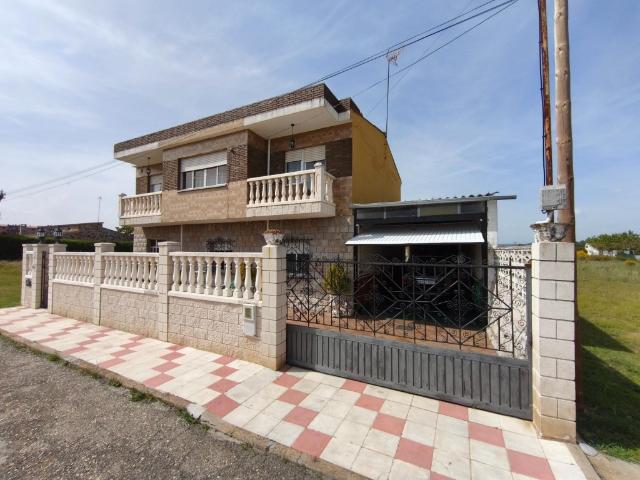 Chalet en venta en Trobajo del Camino, San Andrés Del Rabanedo