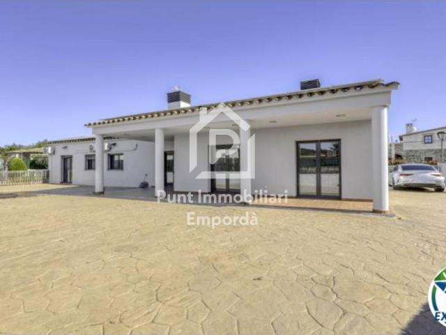 Casa en venta en Alt Empordà, Catalunya