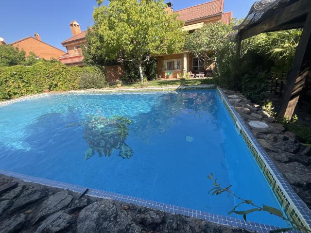 Casa en venta en Higuera De Las Dueñas, Castilla y León