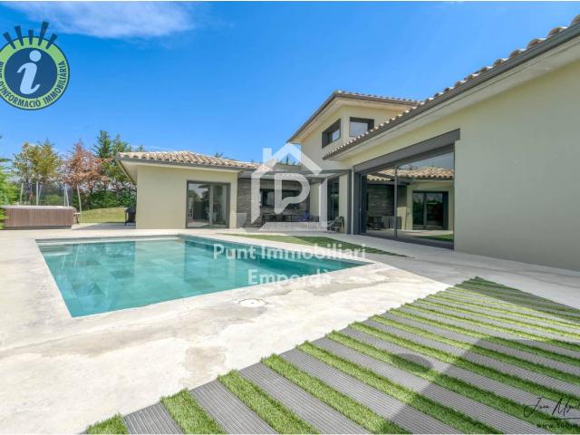 Casa en venta en Alt Empordà, Catalunya