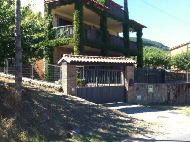 Casa en venta en Valdastillas, Extremadura