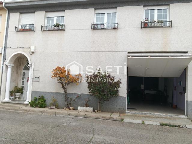 Chalet en venta en Santa María Del Páramo, Castilla y León