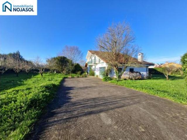 Chalet en venta en Argoños, Cantabria