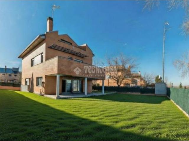 Chalet en venta en Arroyomolinos, Madrid