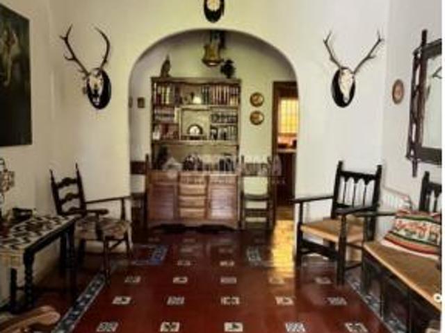 Chalet en venta en Baeza, Andalucía