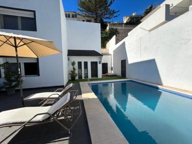 Chalet en venta en La Perla-Torremuelle, Costa del Sol Occidental