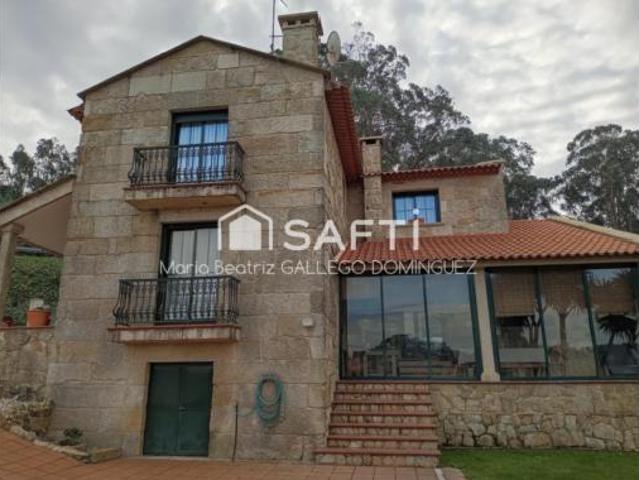 Chalet en venta en Beluso, Bueu