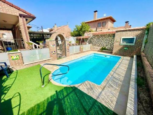 Chalet en venta en Cabanillas Del Campo, Castilla-La Mancha