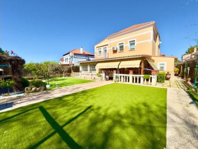 Chalet en venta en Cabanillas Del Campo