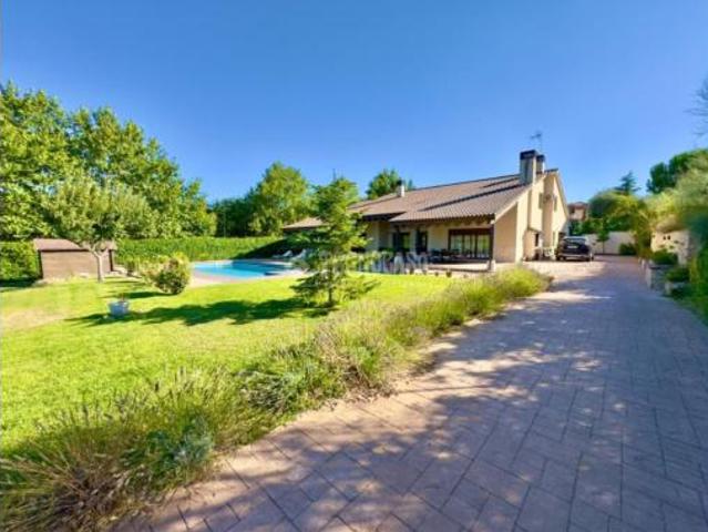 Chalet en venta en Campo de Golf-Polígono 13, Cabanillas Del Campo