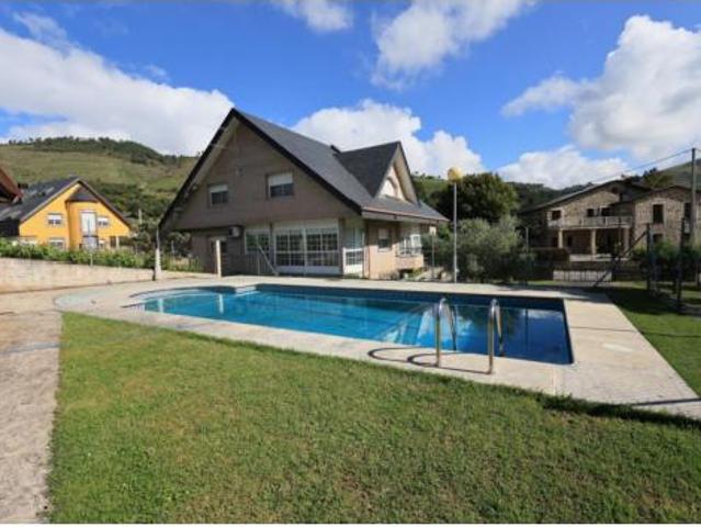 Chalet en venta en O Barco de Valdeorras, Valdeorras