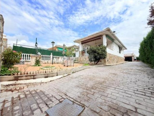 Chalet en venta en Cedillo Del Condado, Castilla-La Mancha