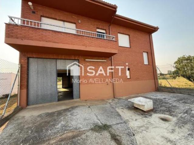 Chalet en venta en Cimanes de la Vega, León
