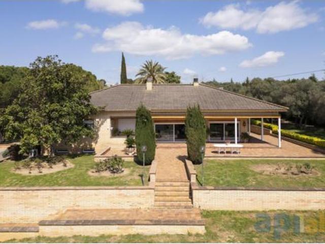 Chalet en venta en Pla de l'Estany, Catalunya