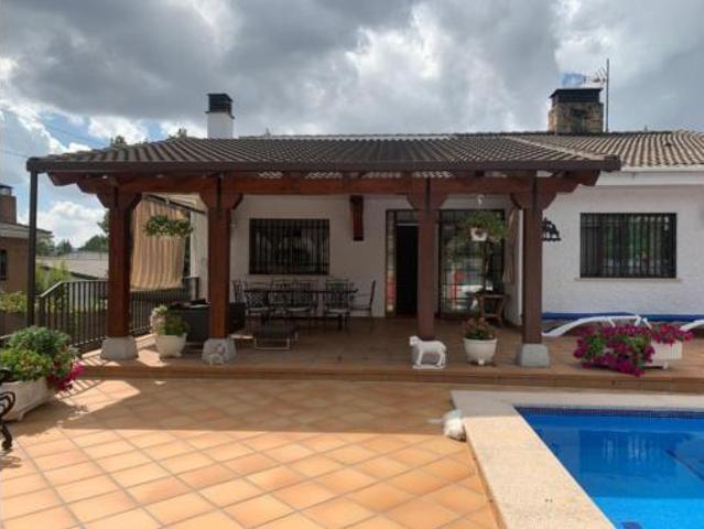 Villa en venta en El Boalo
