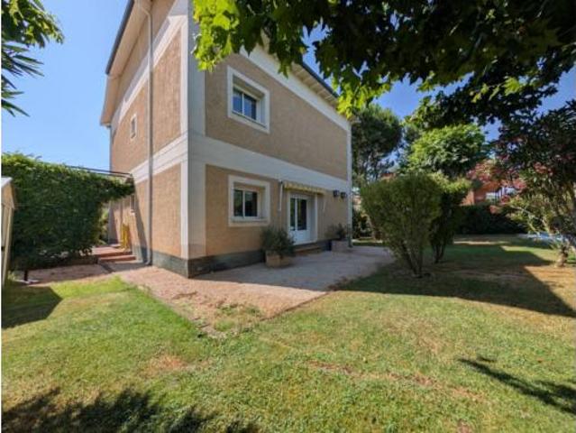 Chalet en venta en El Casar
