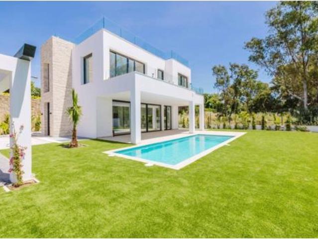 Chalet en venta en Nueva Atalaya, Costa del Sol Occidental