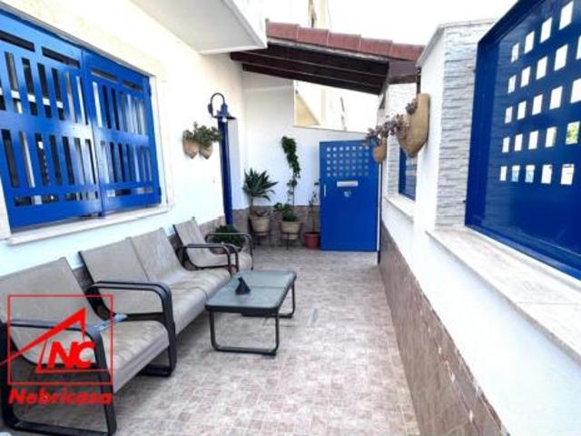 Chalet en venta en Lebrija, Andalucía