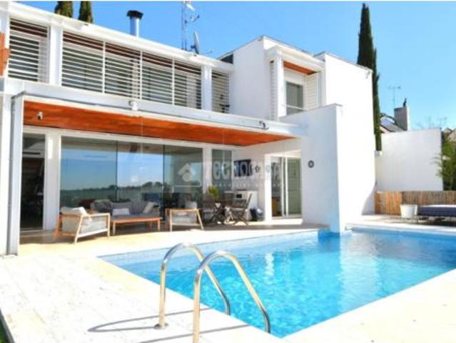Chalet en venta en Entreálamos, Majadahonda