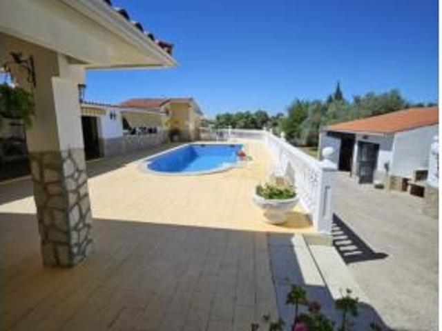 Chalet en venta en Malpartida De Cáceres, Extremadura