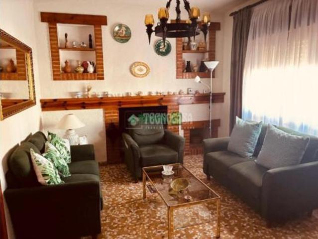 Chalet en venta en Olías Del Rey, Castilla-La Mancha