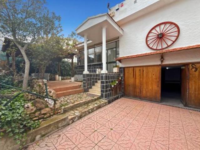 Villa en venta en Paracuellos De Jarama