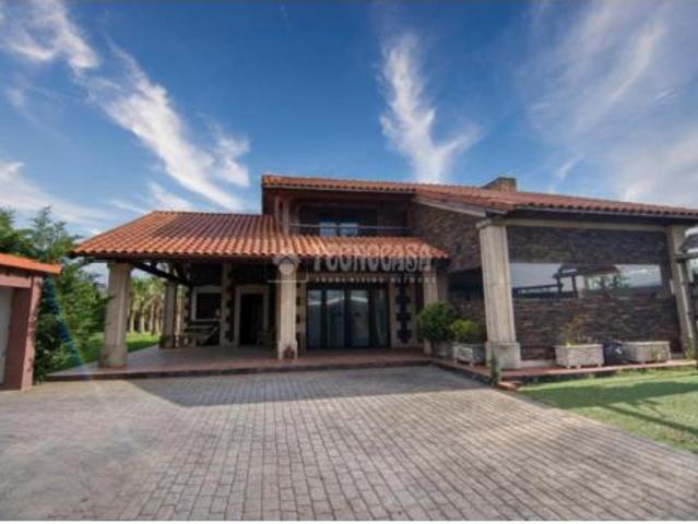 Chalet en venta en Polanco, Cantabria