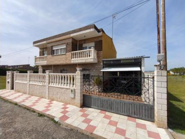 Chalet en venta en Trobajo del Camino, San Andrés Del Rabanedo