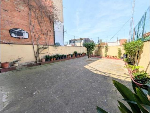 Chalet en venta en Fondo, Barcelonès