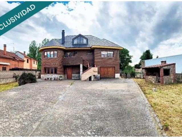 Chalet en venta en Azadinos, Sariegos