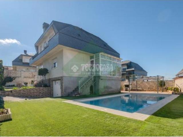 Chalet en venta en Serranillos Del Valle, Madrid