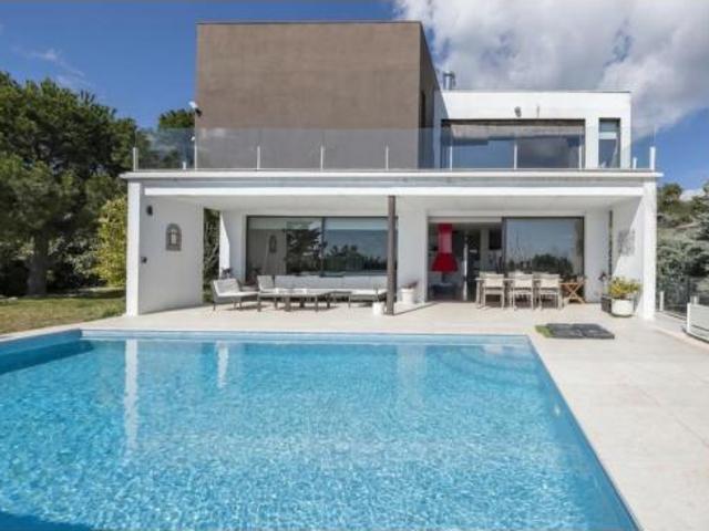 Chalet en venta en Pino Alto, Valdemorillo