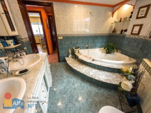 Chalet en venta en Lavadores, Vigo