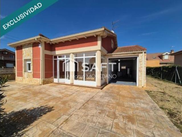 Chalet en venta en Villamañán, Castilla y León