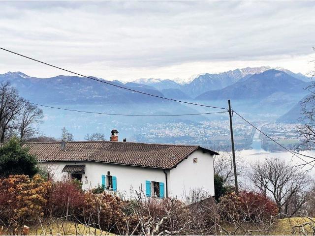 Haus kaufen in Gerra, Gambarogno, Tessin