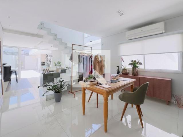 Casa aluguel em Região Imediata de São José dos Campos, Região Metropolitana do Vale do Paraíba e Litoral Norte