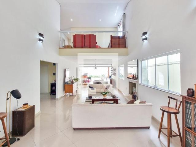 Casa aluguel em Região Imediata de São José dos Campos, Região Metropolitana do Vale do Paraíba e Litoral Norte