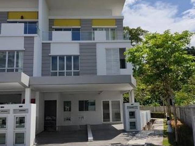 Townhouse for rent in Wellesley, Penang