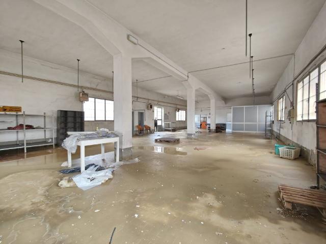 Locale Commerciale in vendita a Unione dei Comuni Circondario dell'Empolese Valdelsa, Fucecchio