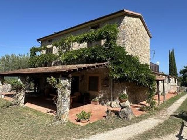 Rustico in vendita a Salerno