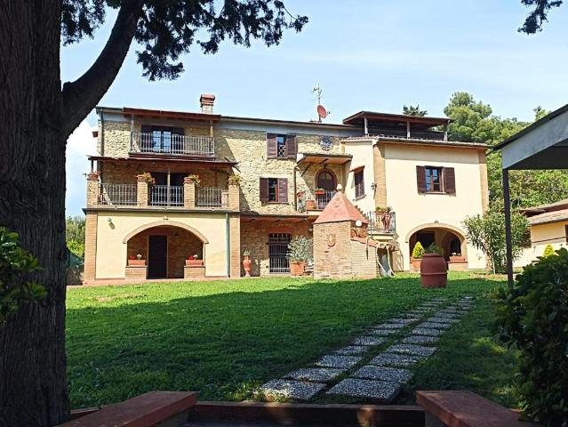 Villa Indipendente in vendita a Guardistallo, Toscana