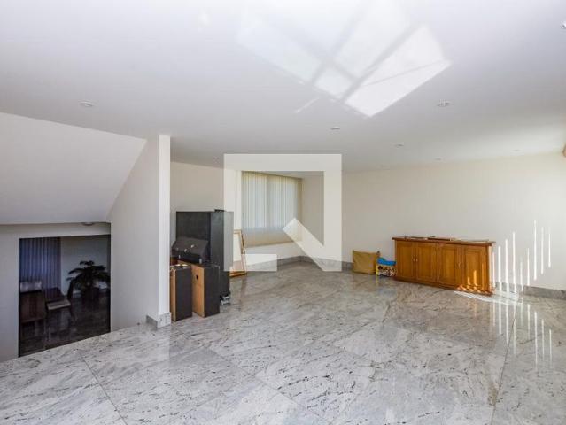 Casa aluguel em Região Geográfica Imediata de Belo Horizonte, Região Metropolitana de Belo Horizonte