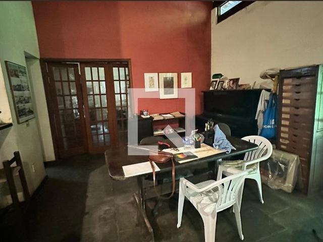 Casa aluguel em Região Geográfica Imediata do Rio de Janeiro, Região Metropolitana do Rio de Janeiro