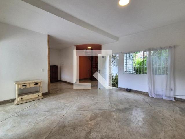 Casa aluguel em Região Geográfica Imediata do Rio de Janeiro, Região Metropolitana do Rio de Janeiro