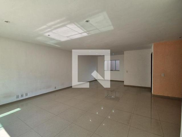 Casa aluguel em Região Geográfica Imediata do Rio de Janeiro, Região Metropolitana do Rio de Janeiro