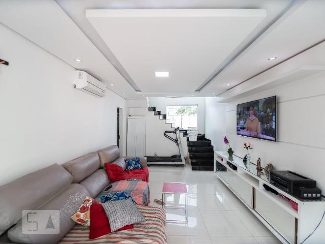 Casa aluguel em Região Geográfica Imediata do Rio de Janeiro, Região Metropolitana do Rio de Janeiro