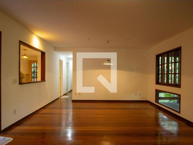 Casa aluguel em Região Geográfica Imediata do Rio de Janeiro, Região Metropolitana do Rio de Janeiro